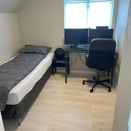 Large House With 3 Bedrooms And A Private Garden *