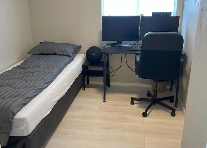 Large House With 3 Bedrooms And A Private Garden *