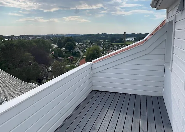 Large House With 3 Bedrooms And A Private Garden Apartament *