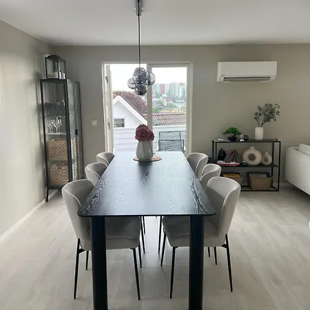 Large House With 3 Bedrooms And A Private Garden ستافانجر