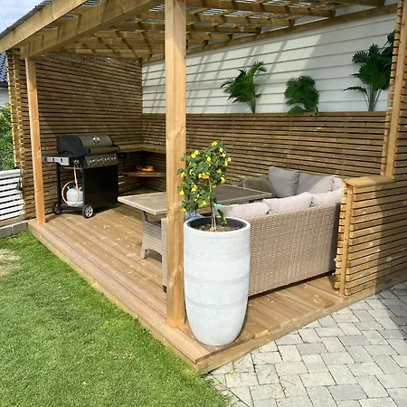 شقة Large House With 3 Bedrooms And A Private Garden