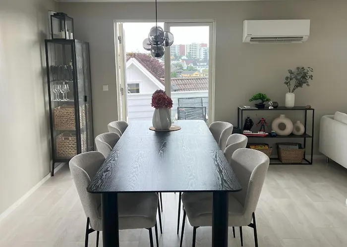 Large House With 3 Bedrooms And A Private Garden סטוונגר