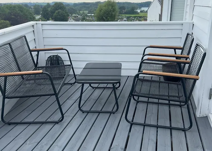 דירה Large House With 3 Bedrooms And A Private Garden *